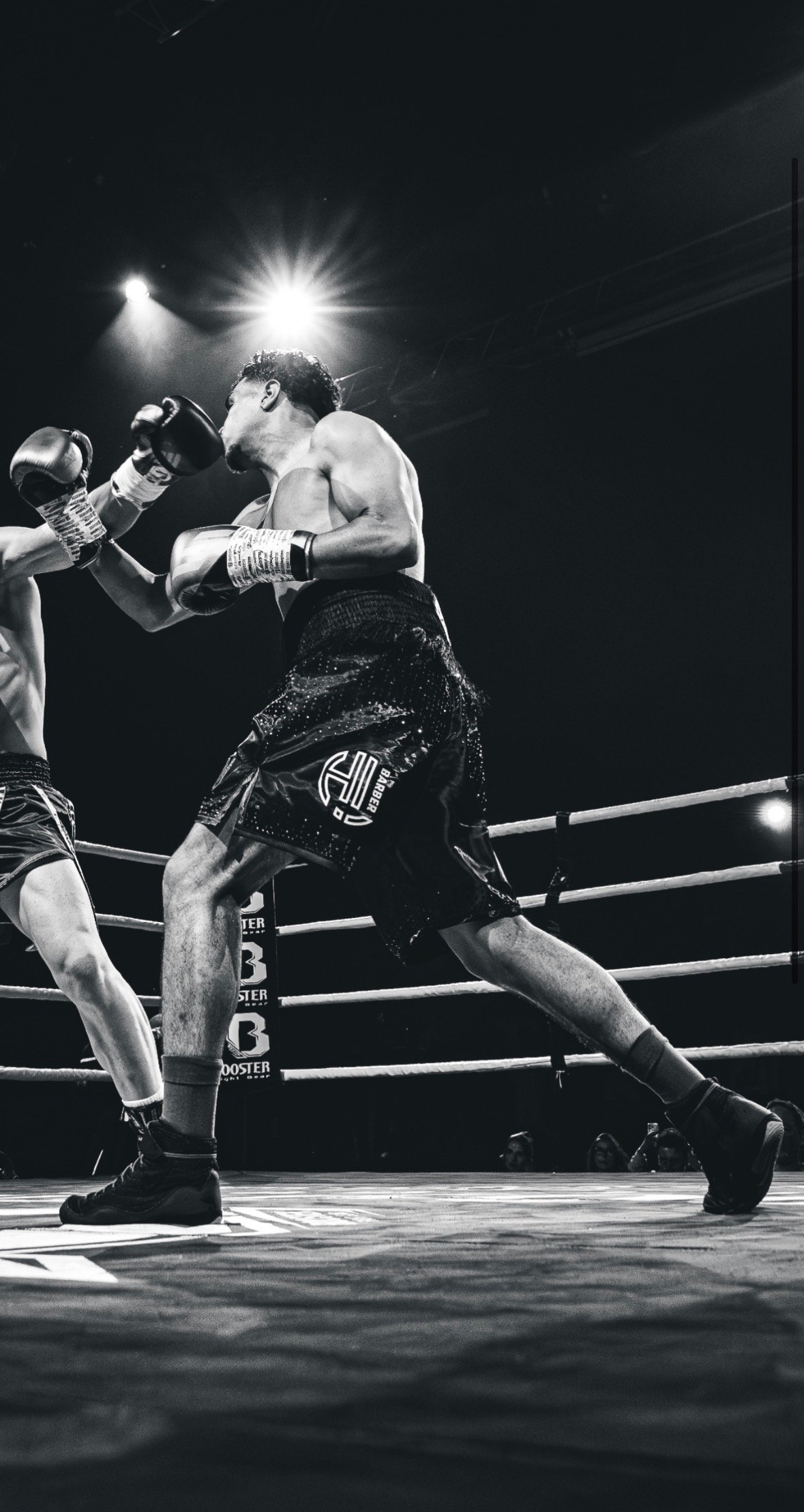 Johein Maache en plein échange sur le ring